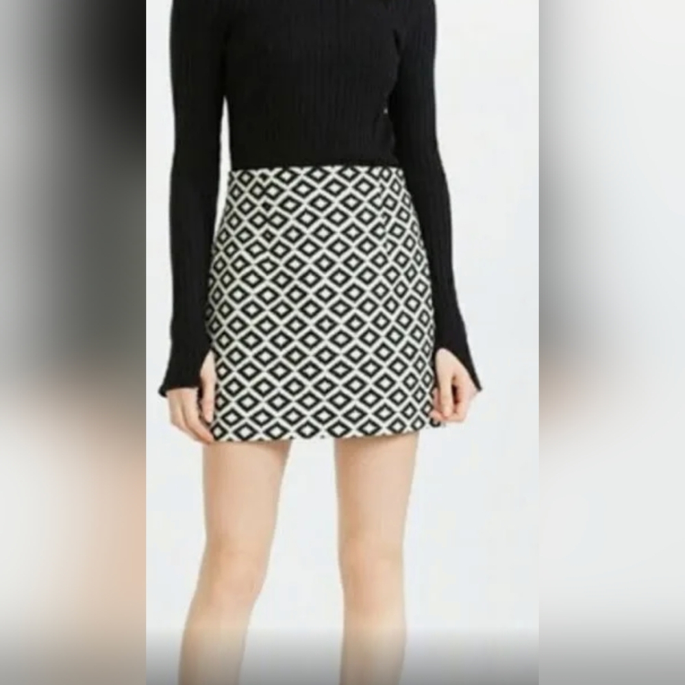 ZARA Mini Skirt Ivory Cream Black Diamond Jacquard Sz Med *GUC